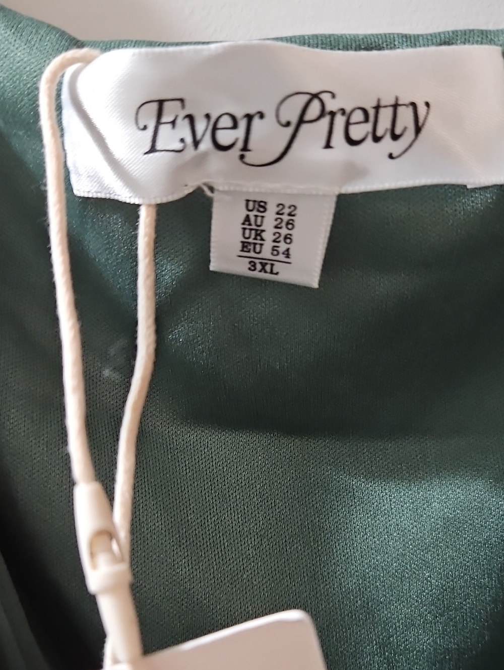 Elegant Green V-Neck Flutter Sleeve Maxi Dress - Picture 2 of 4